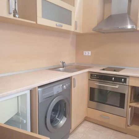 Spacious Fully Furnished Studio In Kavarna Apart Hotel Bagian luar foto