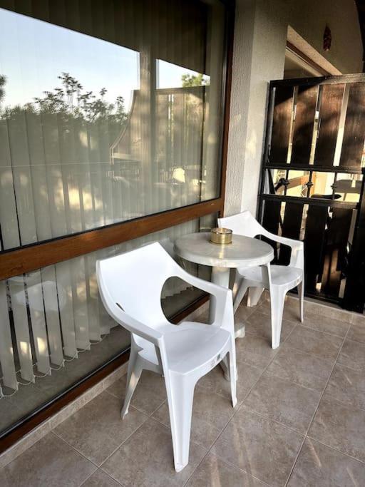 Spacious Fully Furnished Studio In Kavarna Apart Hotel Bagian luar foto
